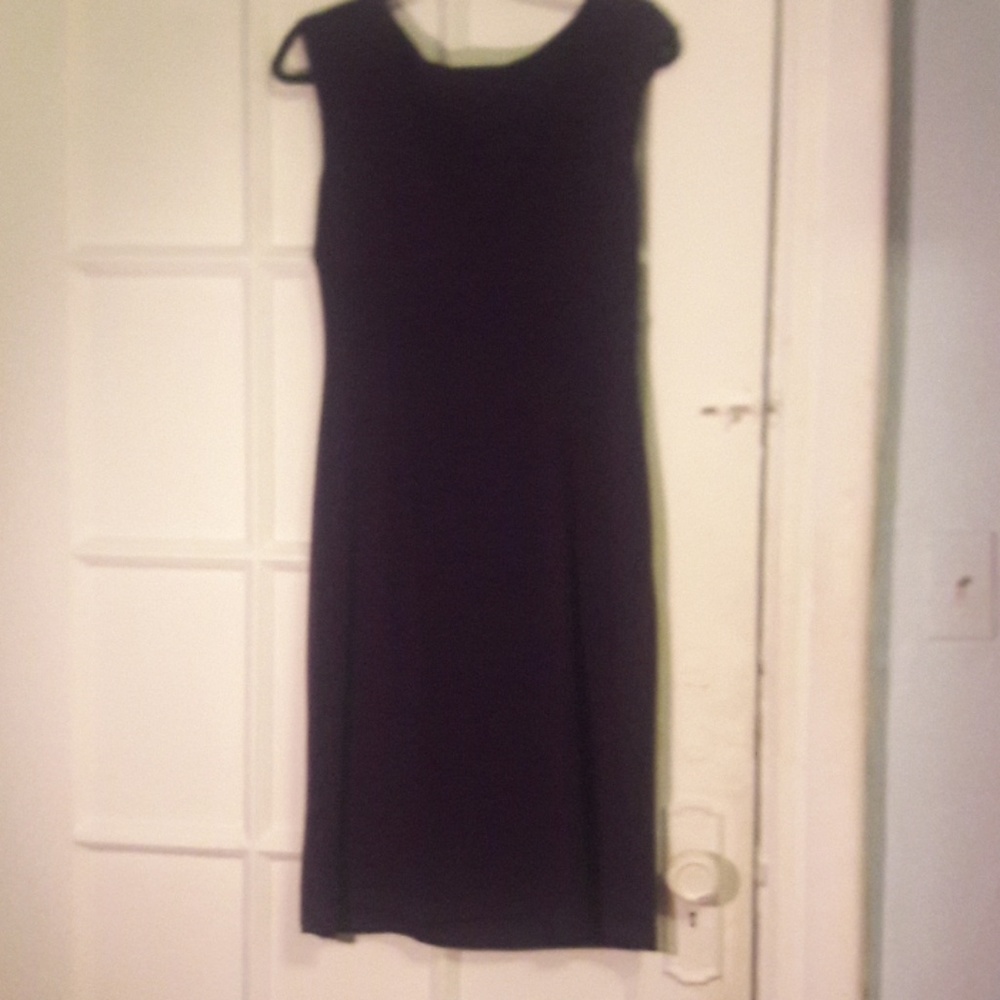 PRETTY DAILY DRESS. - Picture 2 of 8